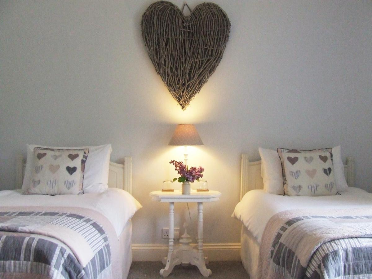 Lobhill Farmhouse Bed And Breakfast And Self Catering Accommodation Okehampton Exterior photo
