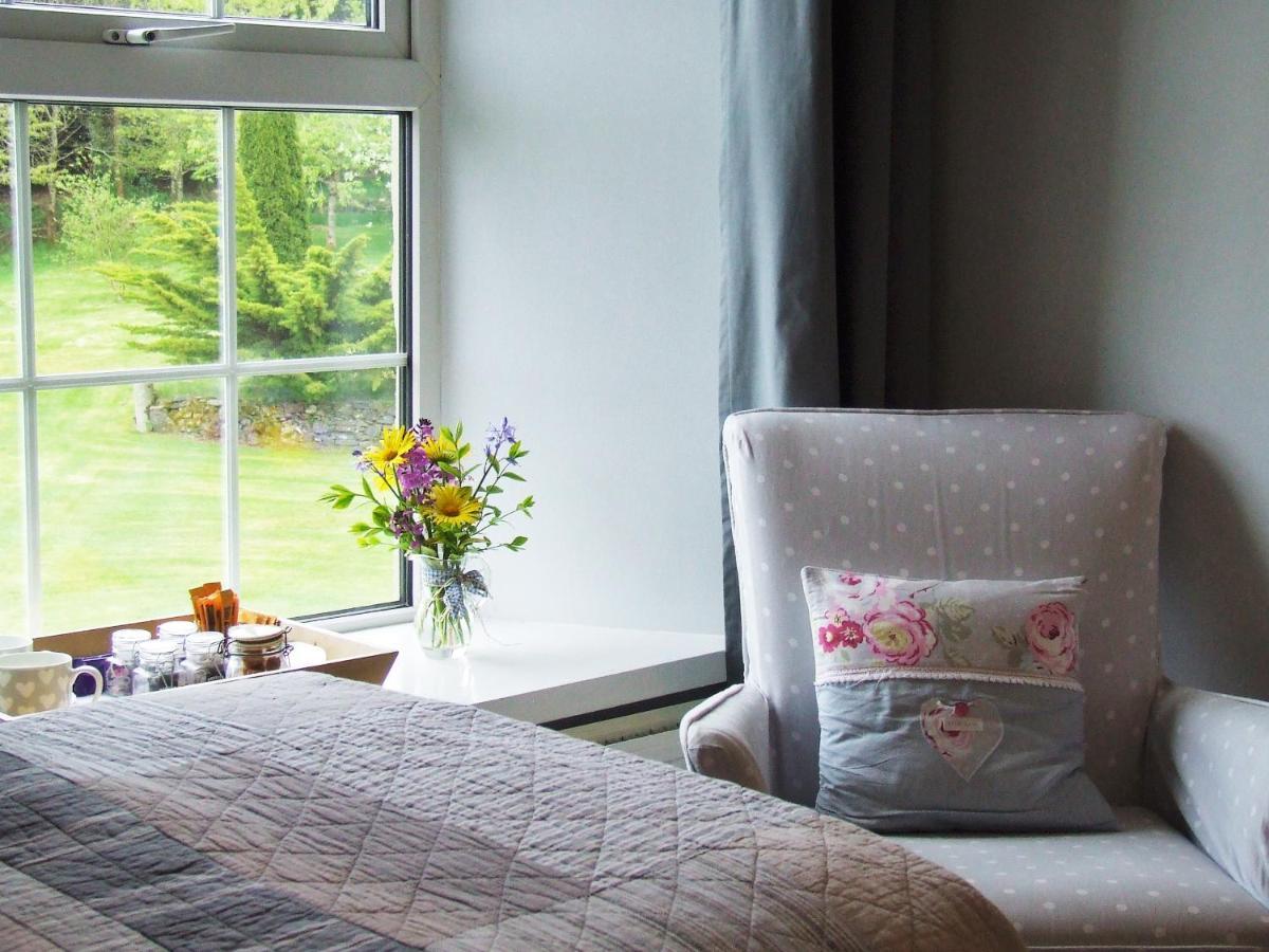 Lobhill Farmhouse Bed And Breakfast And Self Catering Accommodation Okehampton Exterior photo