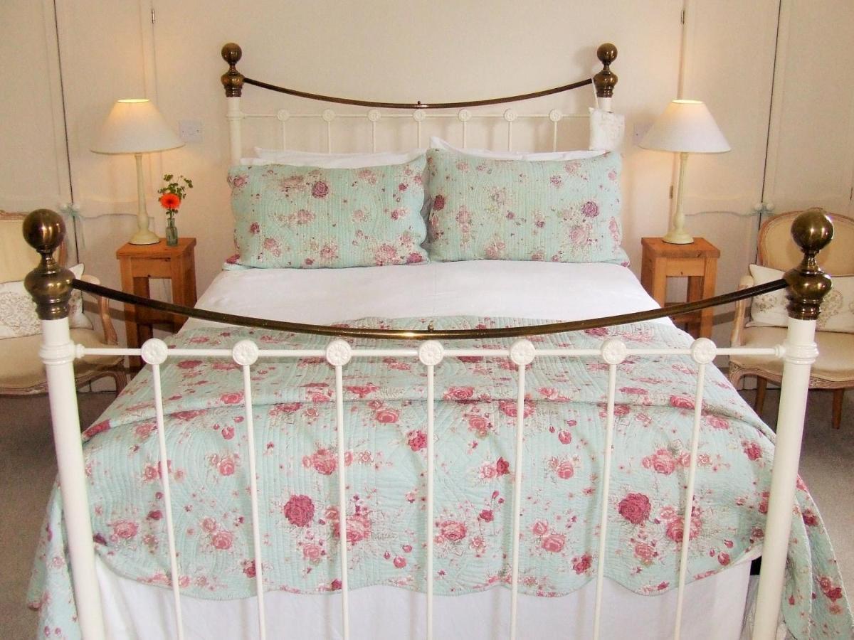 Lobhill Farmhouse Bed And Breakfast And Self Catering Accommodation Okehampton Exterior photo
