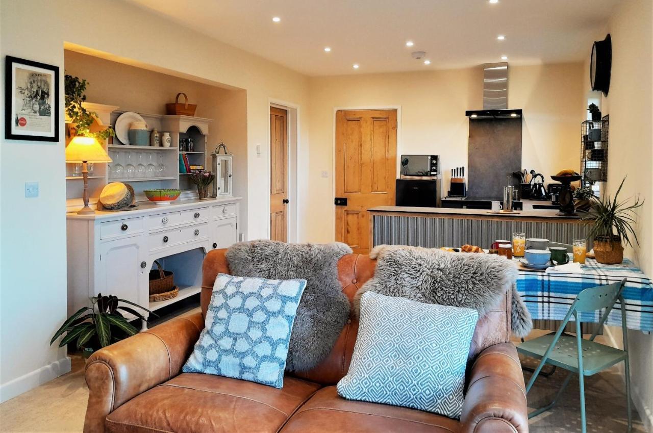 Lobhill Farmhouse Bed And Breakfast And Self Catering Accommodation Okehampton Exterior photo