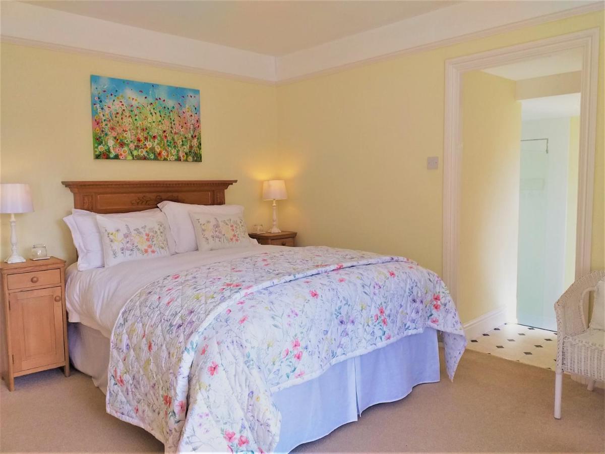 Lobhill Farmhouse Bed And Breakfast And Self Catering Accommodation Okehampton Exterior photo