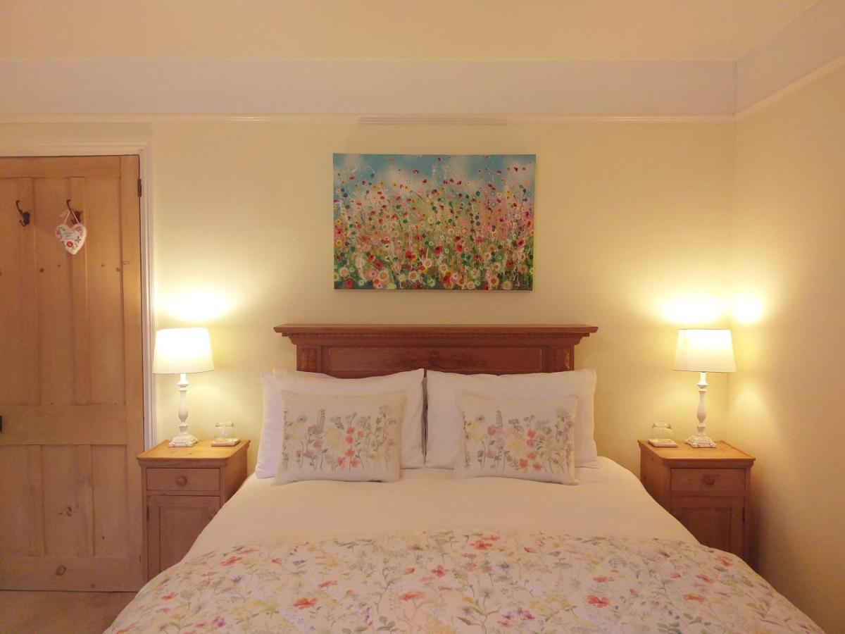 Lobhill Farmhouse Bed And Breakfast And Self Catering Accommodation Okehampton Exterior photo