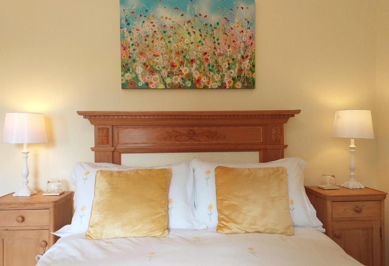 Lobhill Farmhouse Bed And Breakfast And Self Catering Accommodation Okehampton Room photo