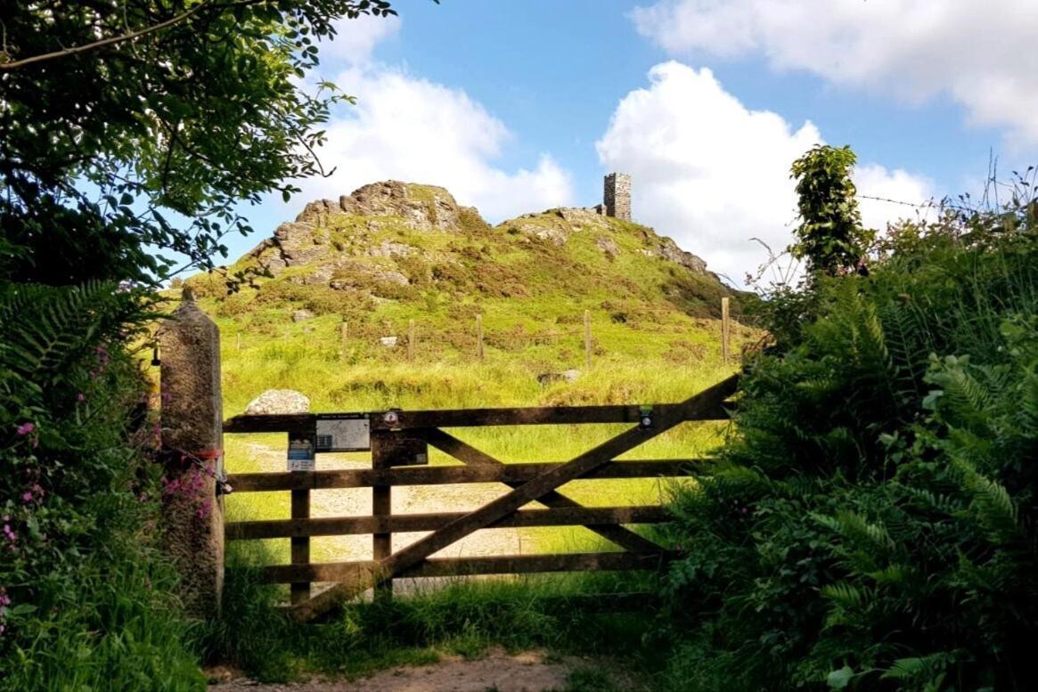 Lobhill Farmhouse Bed And Breakfast And Self Catering Accommodation Okehampton Room photo